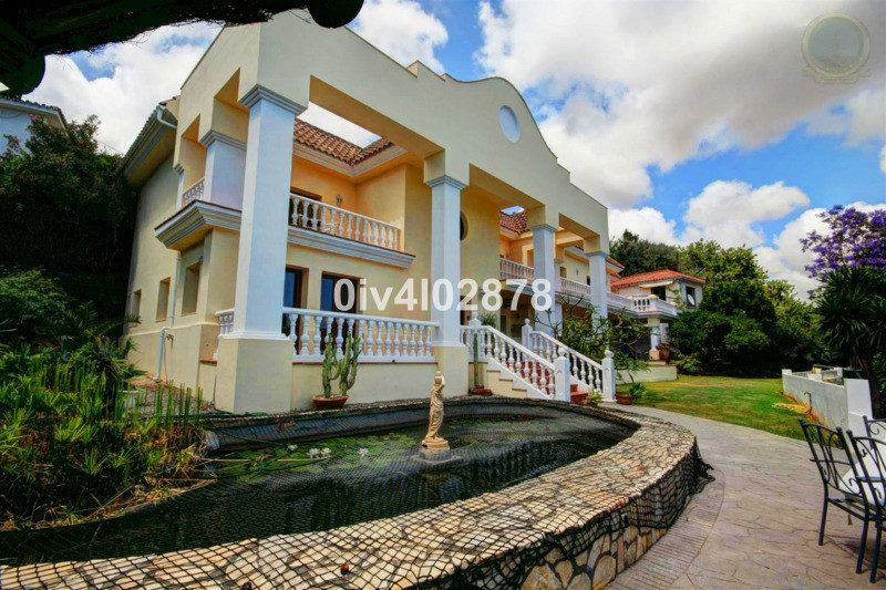 Detached Villa in Benalmadena, Costa del Sol – 10 beds – 3000000 €