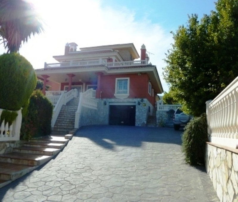Detached Villa in Torremolinos, Costa del Sol – 7 beds – 1490000 €
