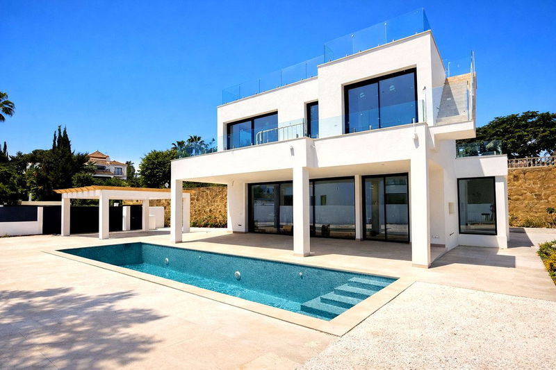 Detached Villa in Estepona, Costa del Sol – 6 beds – 2100000 €