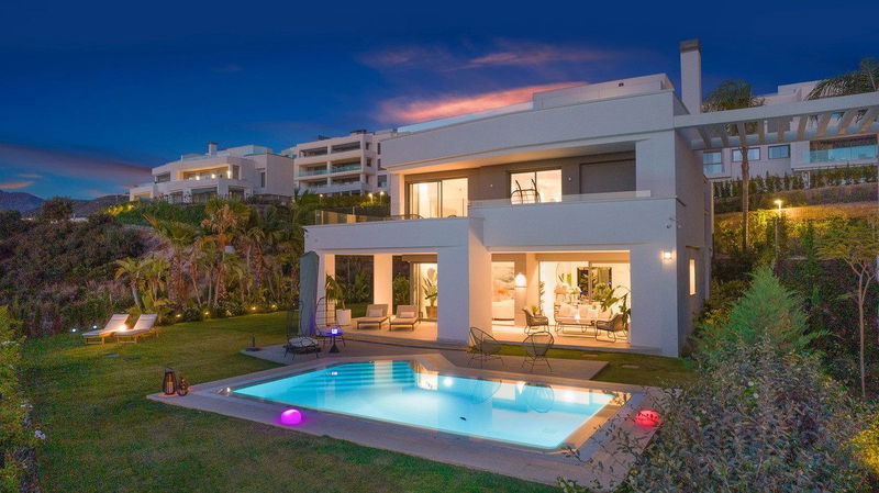 Detached Villa in Torremolinos, Costa del Sol – 4 beds – 3500000 €