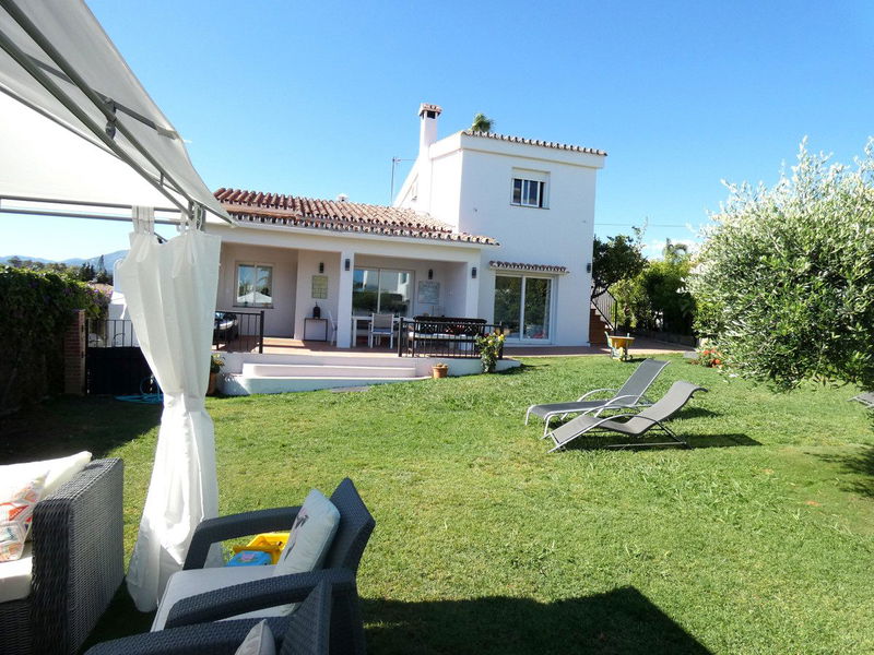 Detached Villa in Marbella, Costa del Sol – 5 beds – 950000 €