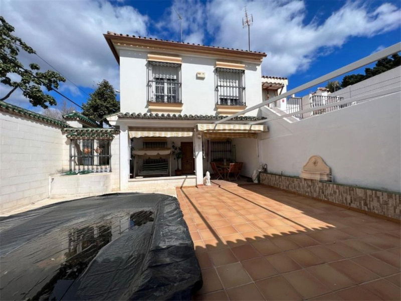 Semi-Detached House in Marbella, Costa del Sol – 4 beds – 740000 €
