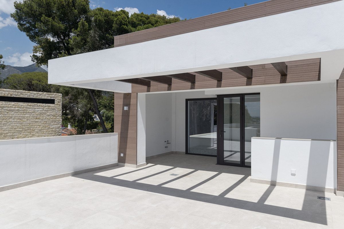 Detached Villa in Marbella, Costa del Sol – 4 beds – 4200000 € - photo 4 of 49