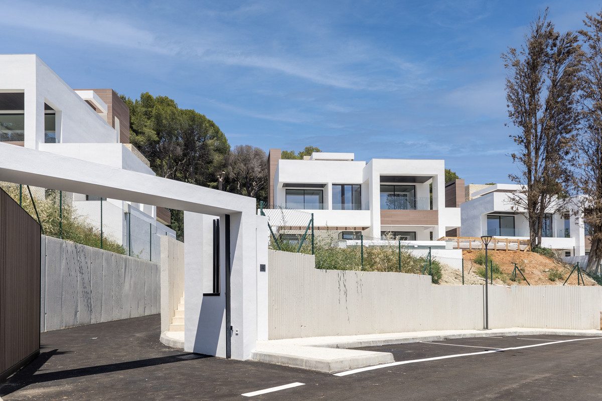 Detached Villa in Marbella, Costa del Sol – 4 beds – 4200000 € - photo 19 of 49