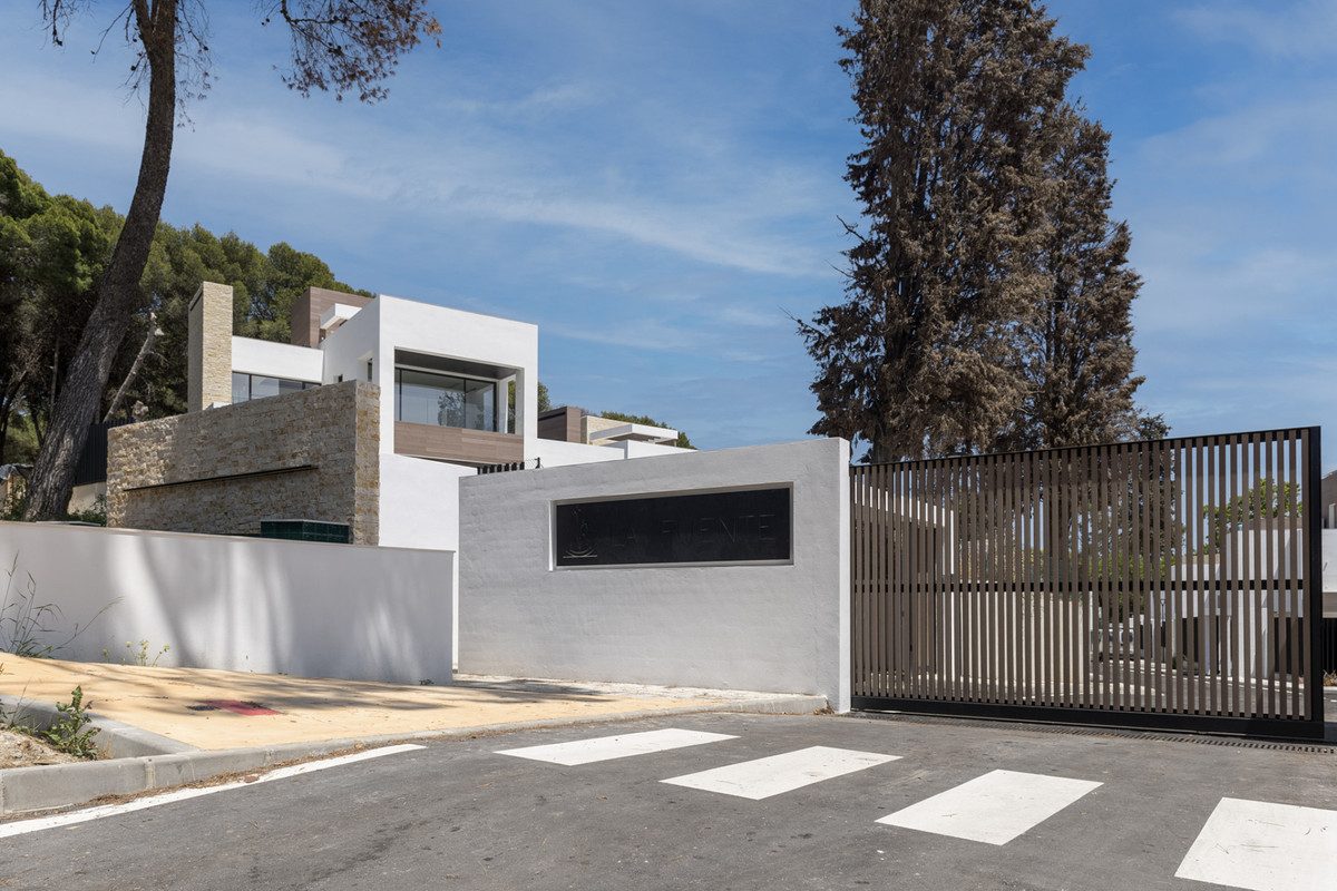 Detached Villa in Marbella, Costa del Sol – 4 beds – 4200000 € - photo 21 of 49