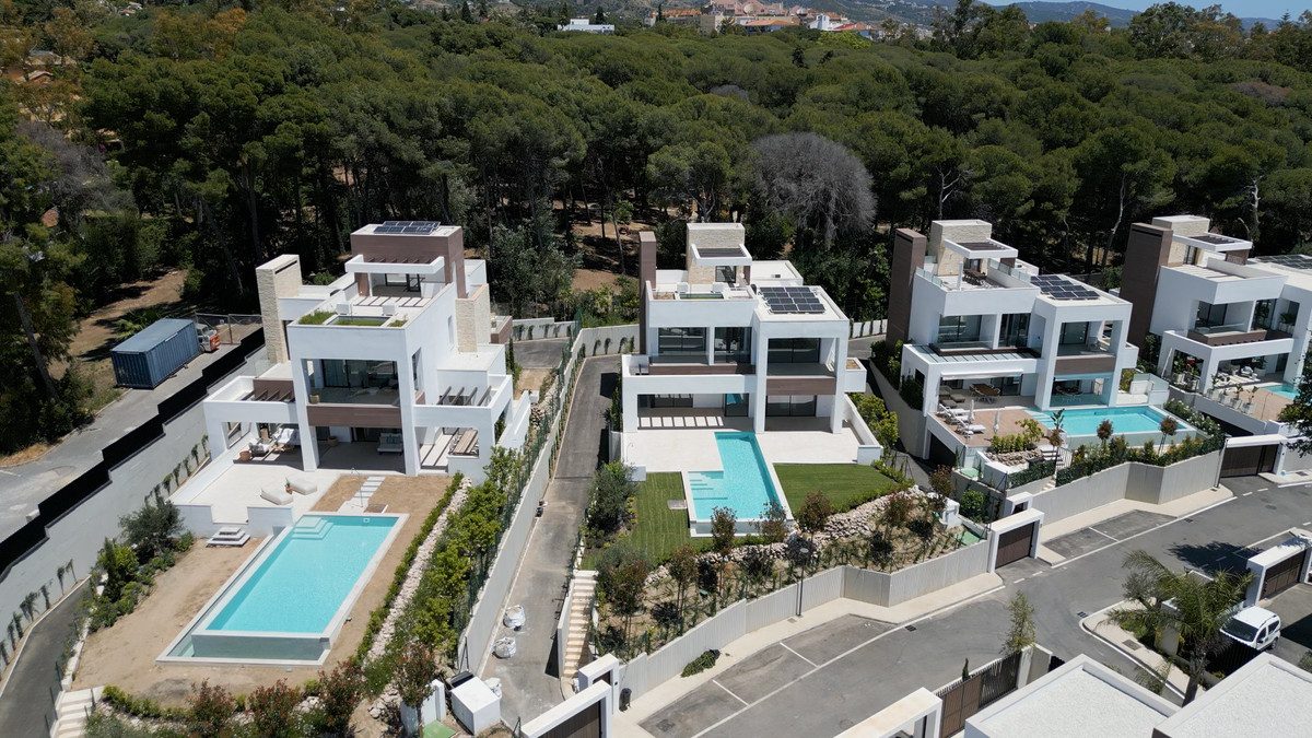 Detached Villa in Marbella, Costa del Sol – 4 beds – 4200000 € - photo 38 of 49