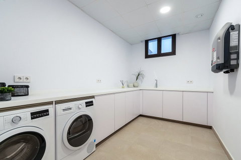 Detached Villa in Marbella, Costa del Sol – 4 beds – 4200000 € - photo 43 of 49
