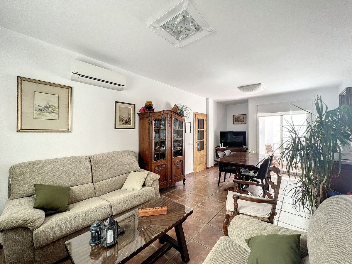 Middle Floor Apartment in Torremolinos, Costa del Sol – 3 beds – 335000 € - photo 4 of 22