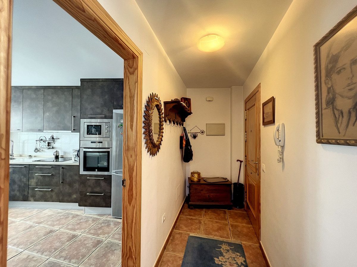 Middle Floor Apartment in Torremolinos, Costa del Sol – 3 beds – 335000 € - photo 6 of 22