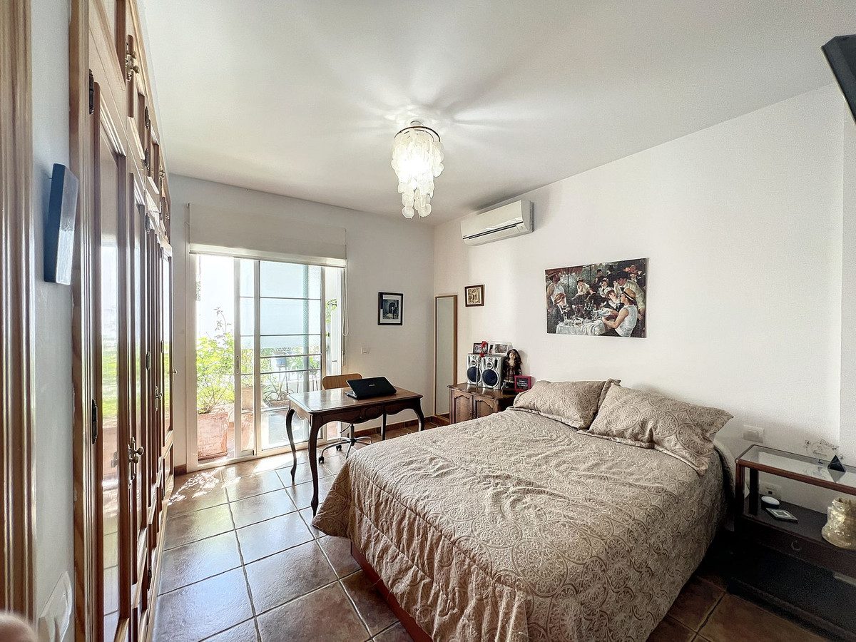 Middle Floor Apartment in Torremolinos, Costa del Sol – 3 beds – 335000 € - photo 13 of 22