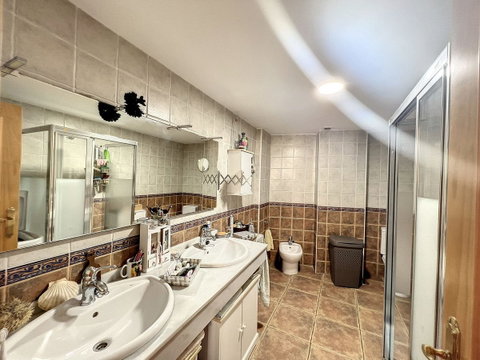 Middle Floor Apartment in Torremolinos, Costa del Sol – 3 beds – 335000 € - photo 15 of 22
