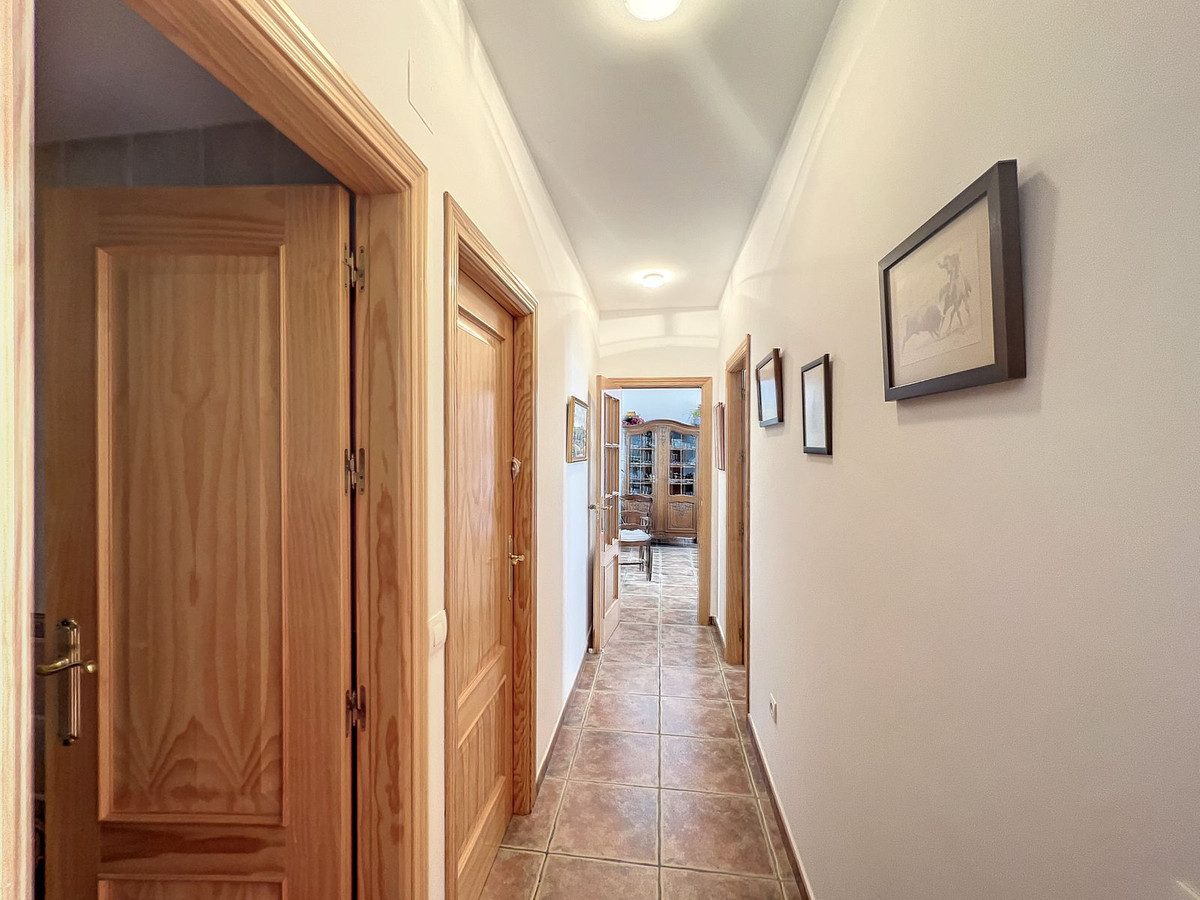 Middle Floor Apartment in Torremolinos, Costa del Sol – 3 beds – 335000 € - photo 19 of 22