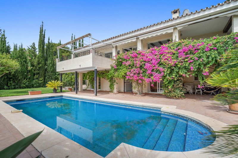 Detached Villa in Marbella, Costa del Sol – 4 beds – 1950000 €