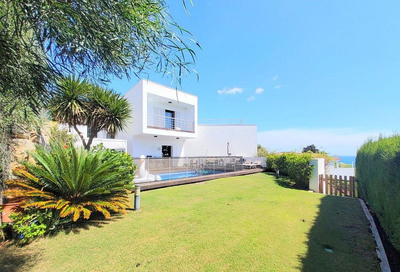 Detached Villa in Torreguadiaro, Costa del Sol – 4 beds – 1190000 €