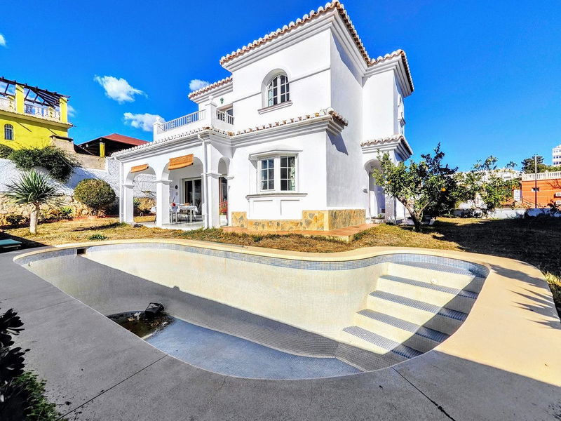 Detached Villa in Benalmadena, Costa del Sol – 4 beds – 890000 €