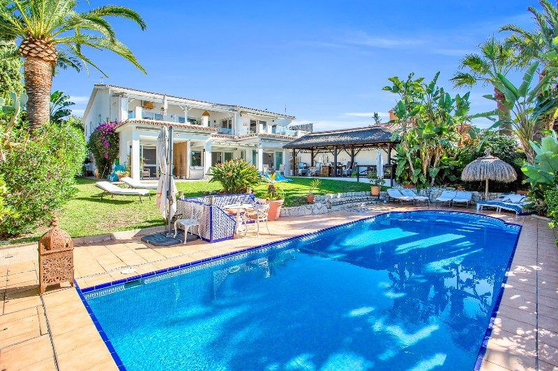 Detached Villa in Marbella, Costa del Sol – 6 beds – 2200000 €