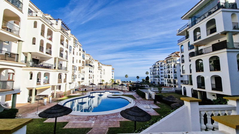 Ground Floor Apartment in Manilva, Costa del Sol – 2 beds – 295000 €