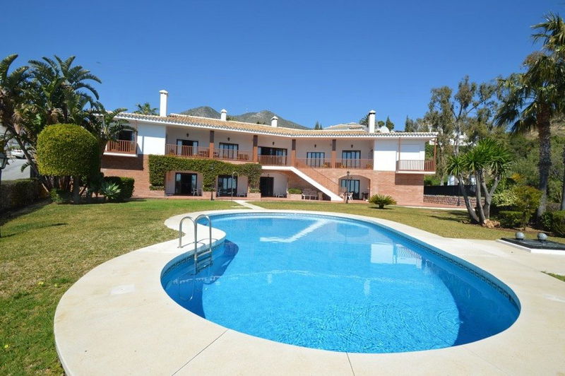 Detached Villa in Benalmadena, Costa del Sol – 7 beds – 1800000 €