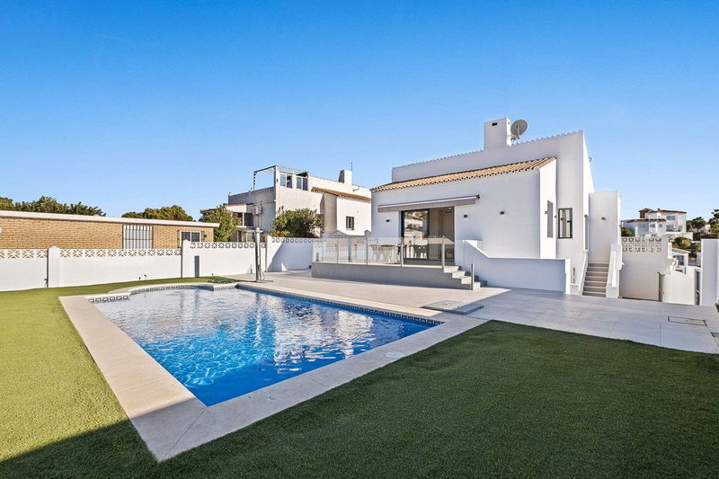 Detached Villa in Mijas, Costa del Sol – 5 beds – 899000 €