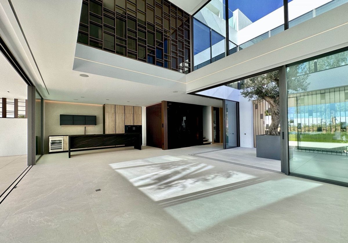 Semi-Detached House in Marbella, Costa del Sol – 4 beds – 5250000 € - photo 4 of 20