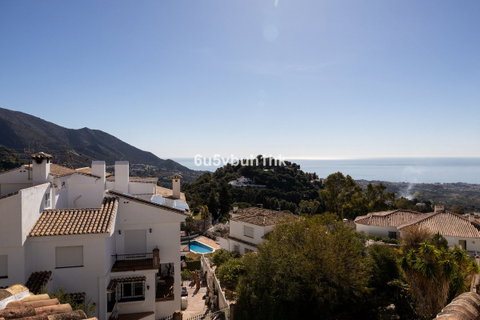Detached Villa in Mijas, Costa del Sol – 4 beds – 995000 € - photo 3 of 50