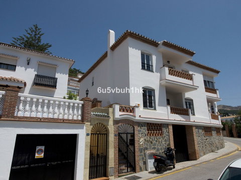 Detached Villa in Mijas, Costa del Sol – 4 beds – 995000 € - photo 4 of 50