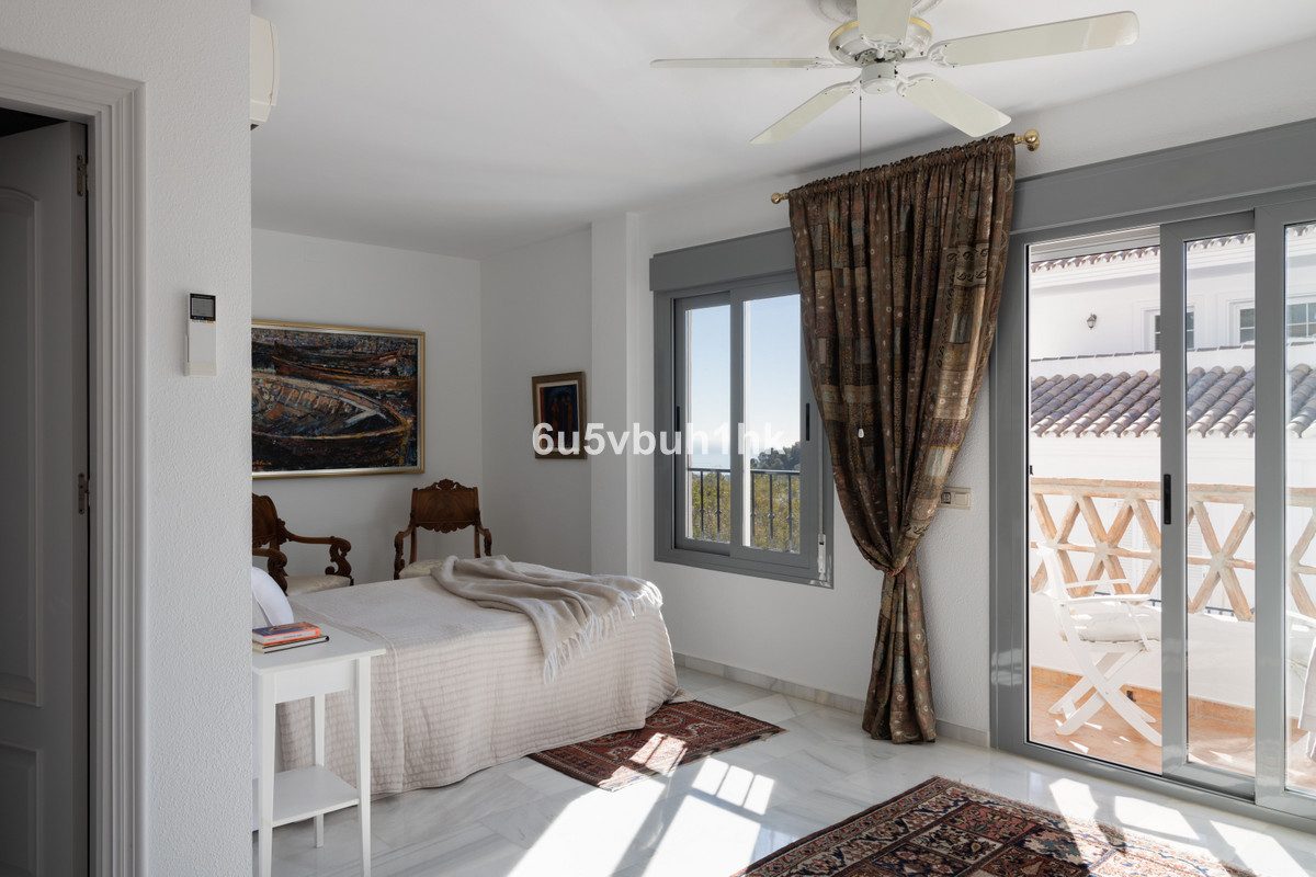 Detached Villa in Mijas, Costa del Sol – 4 beds – 995000 € - photo 10 of 50