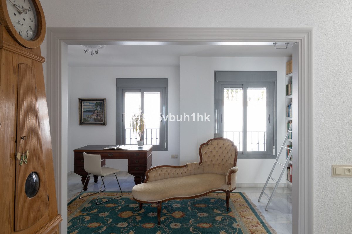 Detached Villa in Mijas, Costa del Sol – 4 beds – 995000 € - photo 13 of 50
