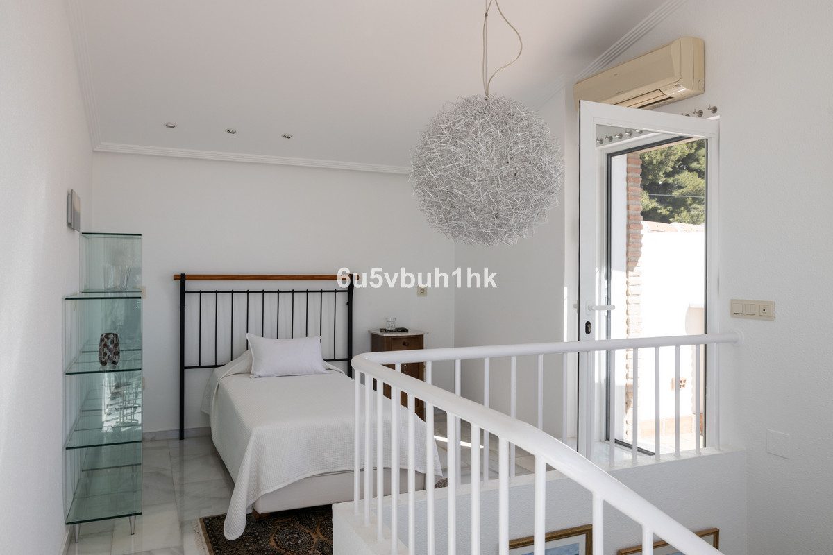 Detached Villa in Mijas, Costa del Sol – 4 beds – 995000 € - photo 16 of 50