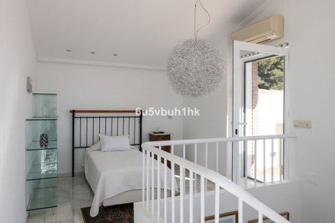 Detached Villa in Mijas, Costa del Sol – 4 beds – 995000 € - photo 16 of 50