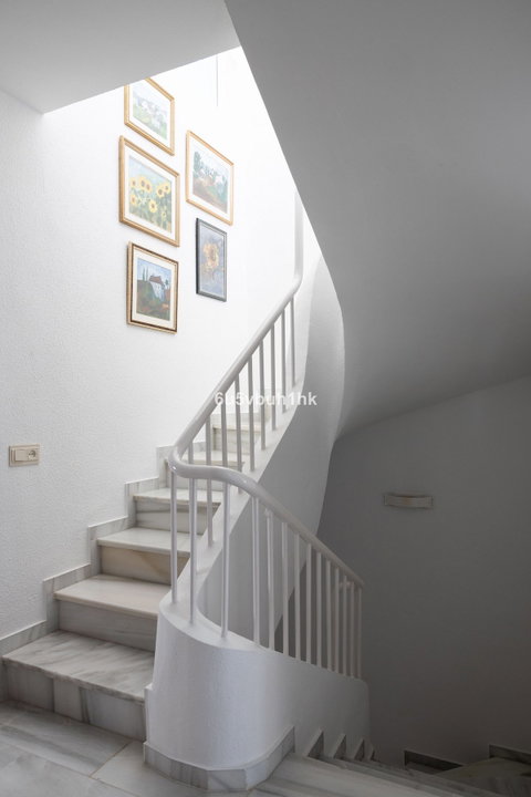 Detached Villa in Mijas, Costa del Sol – 4 beds – 995000 € - photo 35 of 50