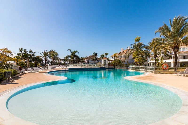 Middle Floor Apartment in Marbella, Costa del Sol – 4 beds – 2500000 €