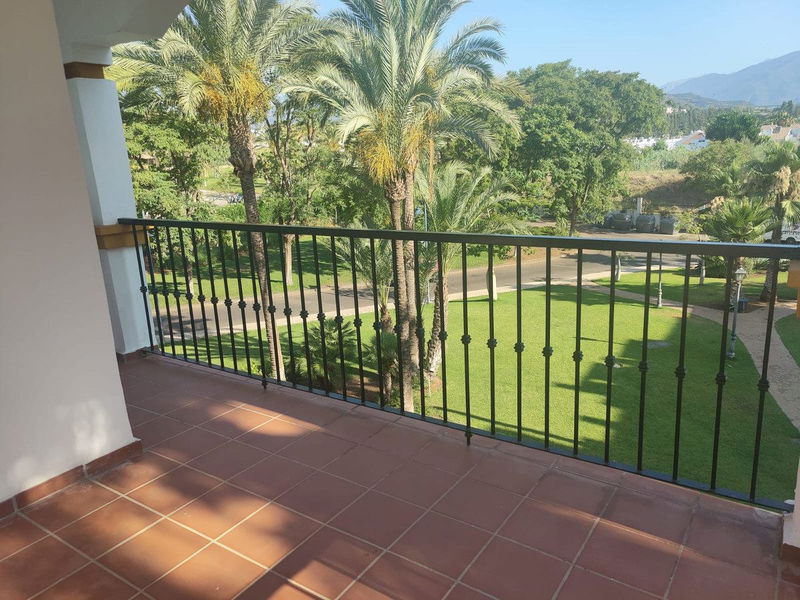 Middle Floor Apartment in Marbella, Costa del Sol – 2 beds – 570000 €