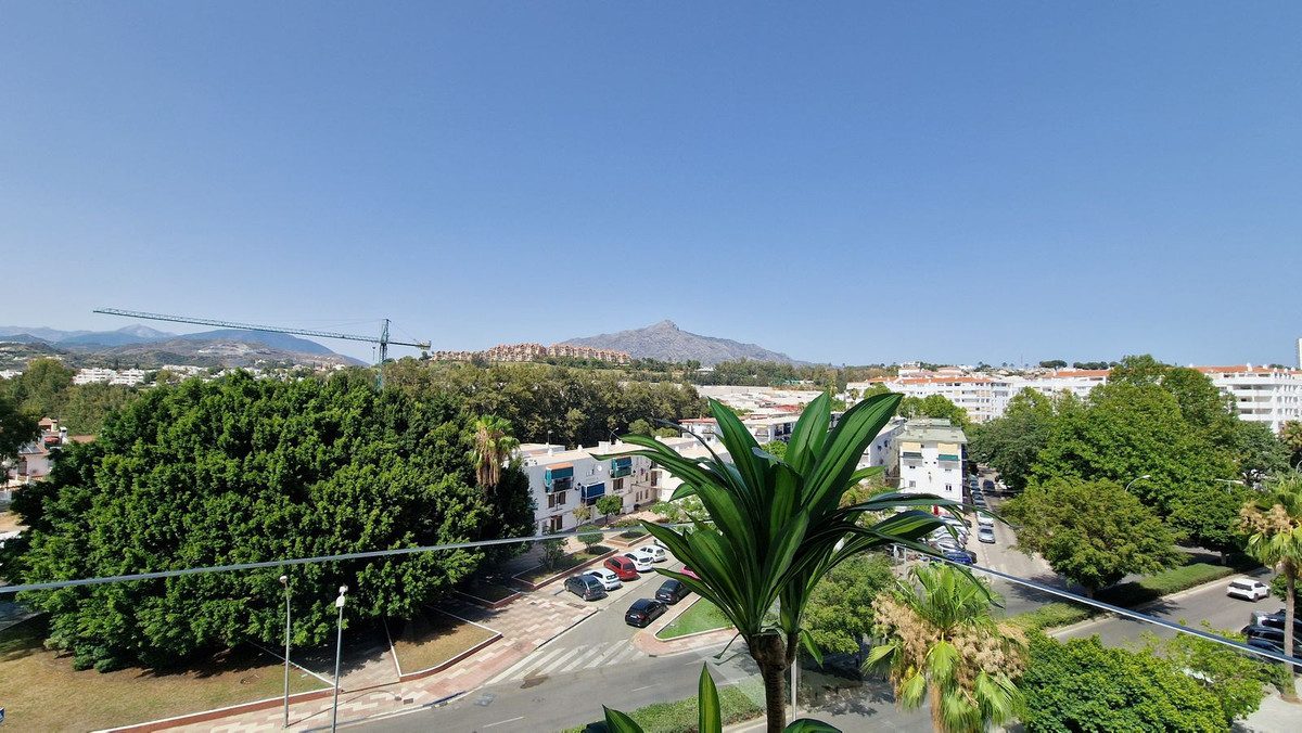 Middle Floor Apartment in Torremolinos, Costa del Sol – 3 beds – 550000 € - photo 8 of 23