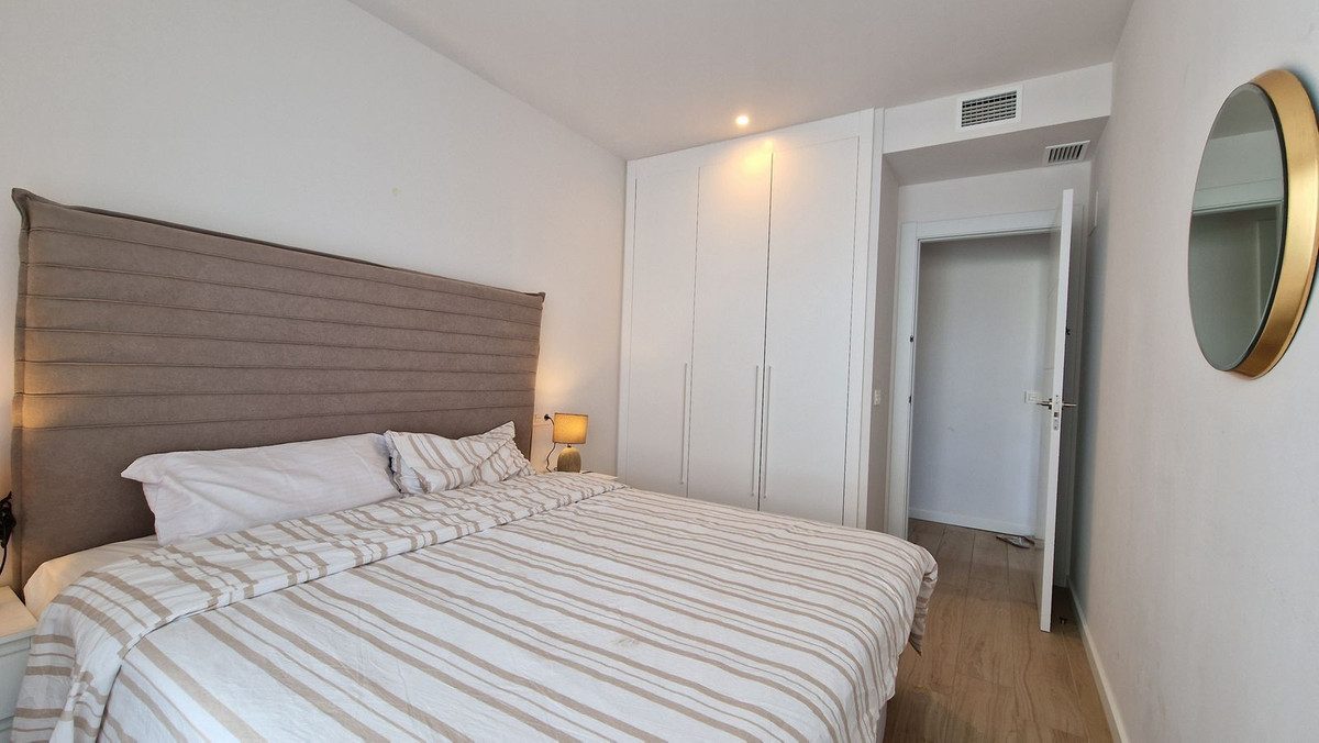 Middle Floor Apartment in Torremolinos, Costa del Sol – 3 beds – 550000 € - photo 16 of 23