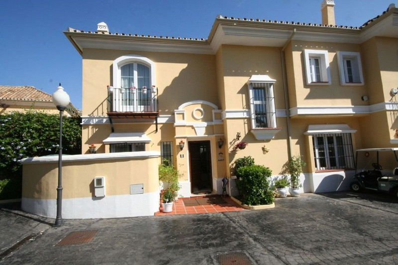 Townhouse in Marbella, Costa del Sol – 3 beds – 725000 €
