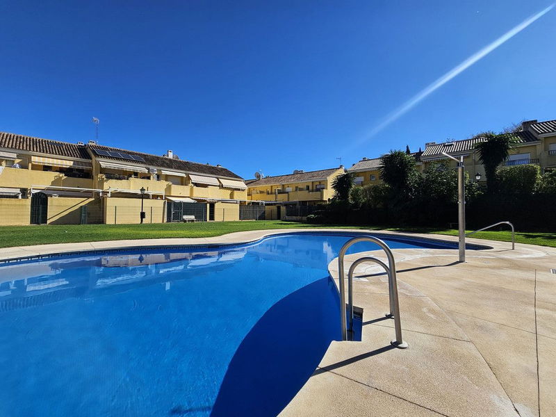 Townhouse in Estepona, Costa del Sol – 3 beds – 348000 €