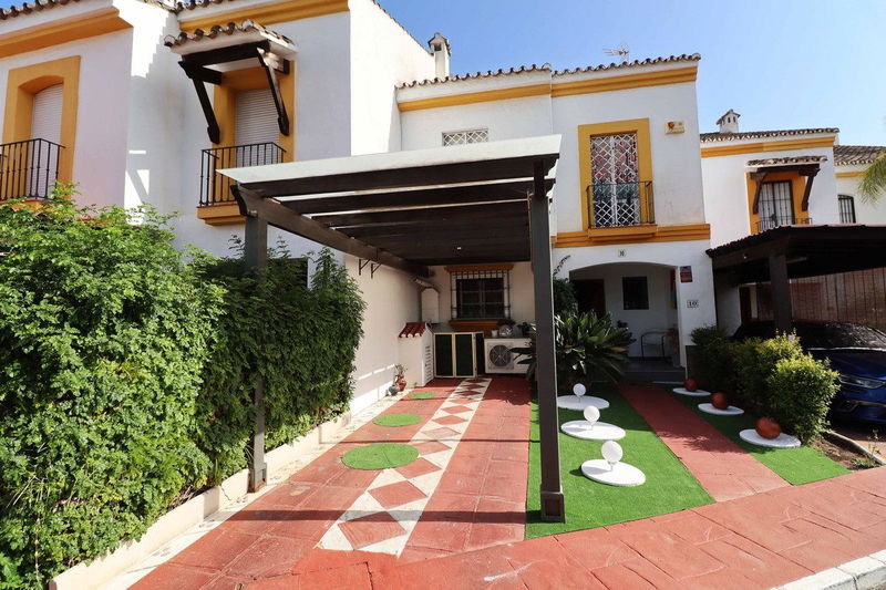 Townhouse in Estepona, Costa del Sol – 4 beds – 530000 €