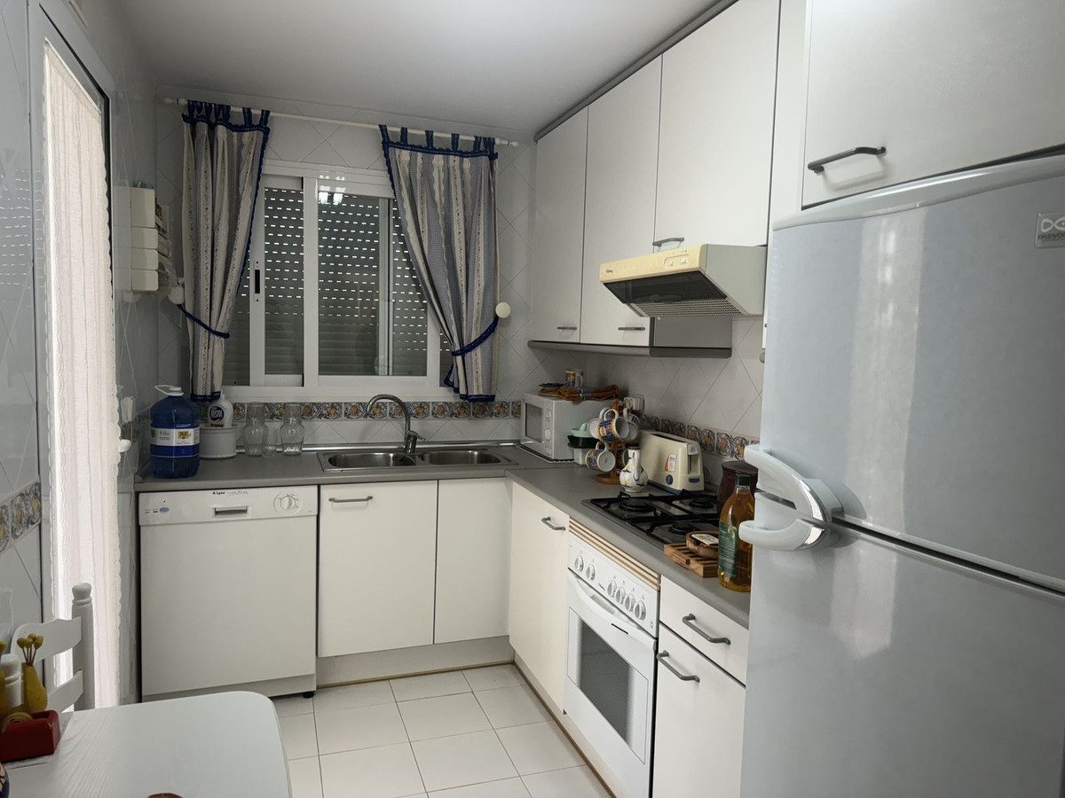 Middle Floor Apartment in Torremolinos, Costa del Sol – 3 beds – 550000 € - photo 9 of 32