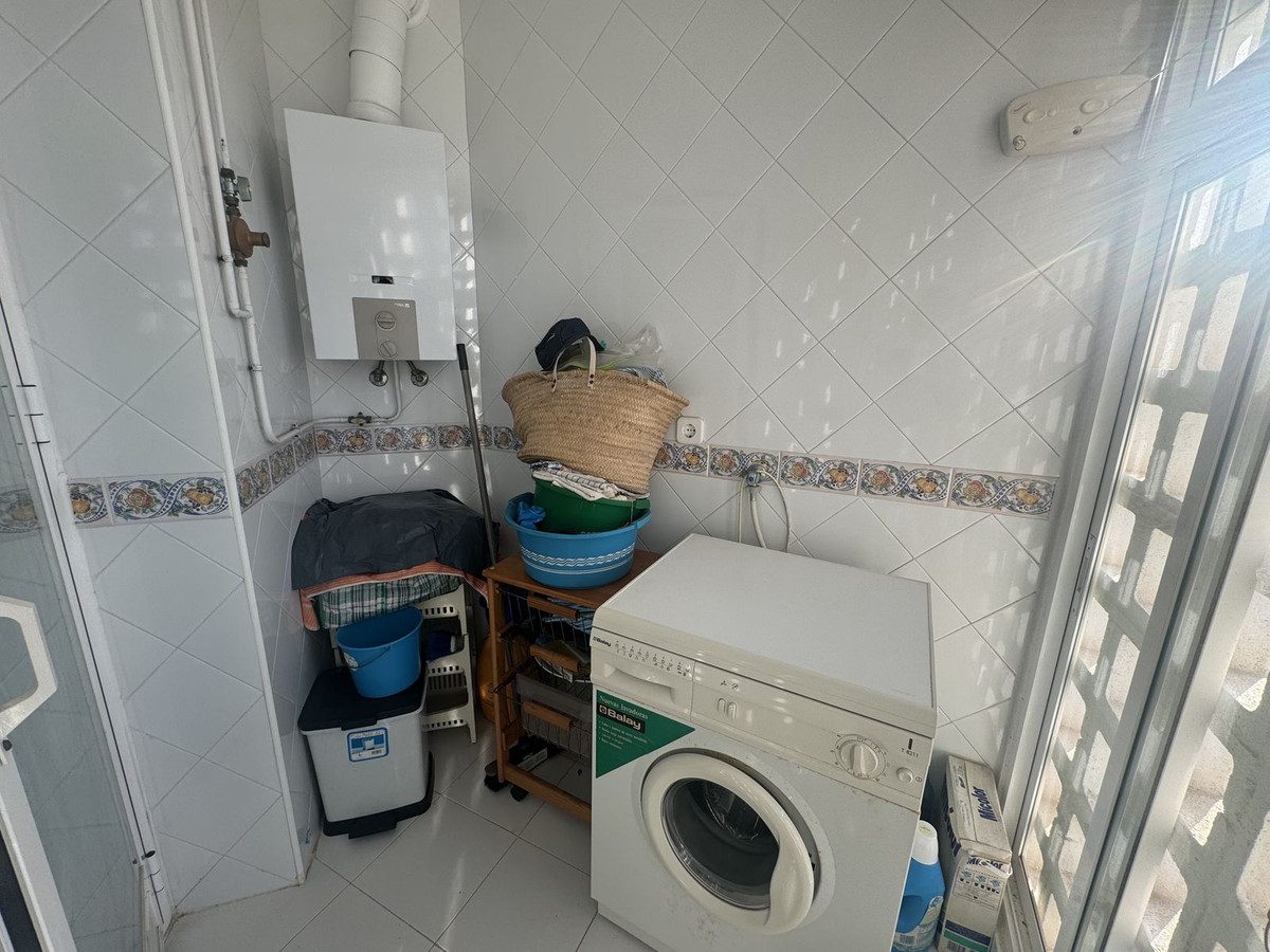 Middle Floor Apartment in Torremolinos, Costa del Sol – 3 beds – 550000 € - photo 11 of 32