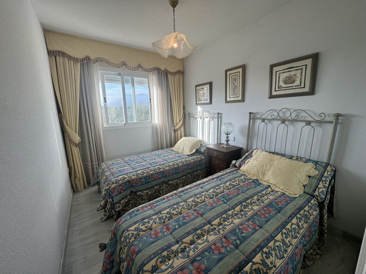 Middle Floor Apartment in Torremolinos, Costa del Sol – 3 beds – 550000 € - photo 18 of 32