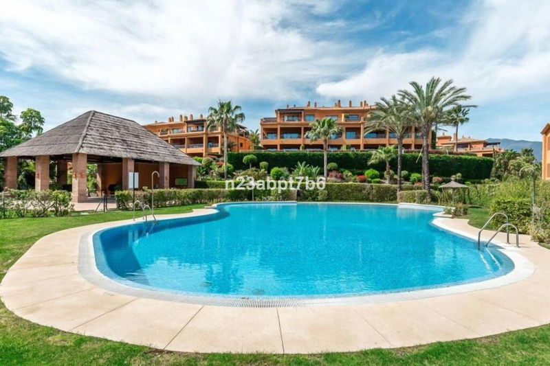 Ground Floor Apartment in Estepona, Costa del Sol – 2 beds – 560000 €