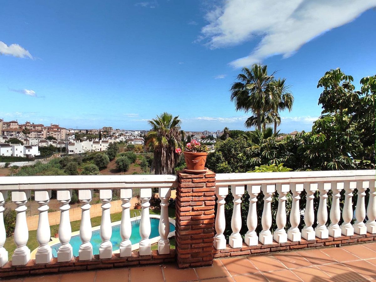 Detached Villa in Mijas, Costa del Sol – 4 beds – 995000 € - photo 4 of 27