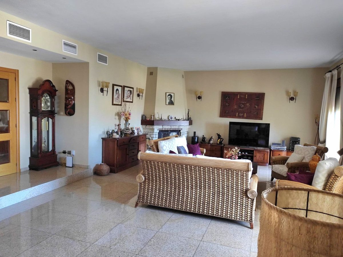 Detached Villa in Mijas, Costa del Sol – 4 beds – 995000 € - photo 6 of 27