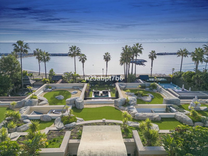 Detached Villa in Marbella, Costa del Sol – 4 beds – 12000000 €