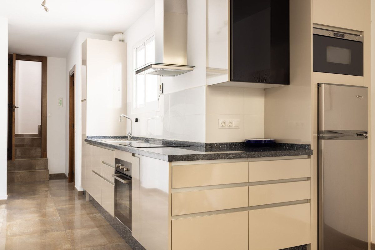 Townhouse in Estepona, Costa del Sol – 3 beds – 595000 € - photo 16 of 29