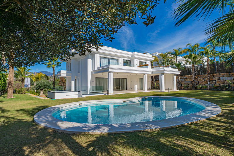 Detached Villa in Marbella, Costa del Sol – 6 beds – 6400000 €