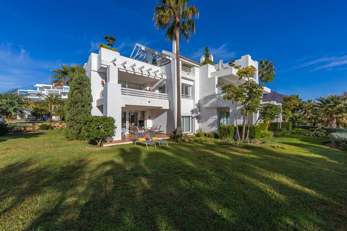 Ground Floor Apartment in Casares, Costa del Sol – 2 beds – 395000 € - photo 3 of 38