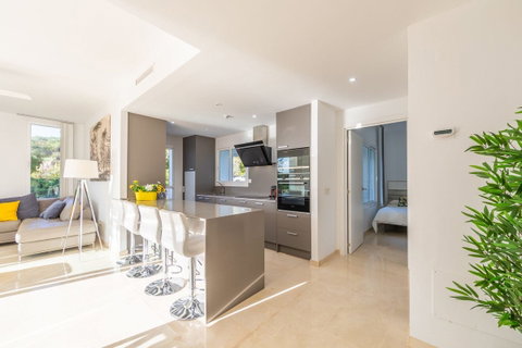 Ground Floor Apartment in Casares, Costa del Sol – 2 beds – 395000 € - photo 5 of 38