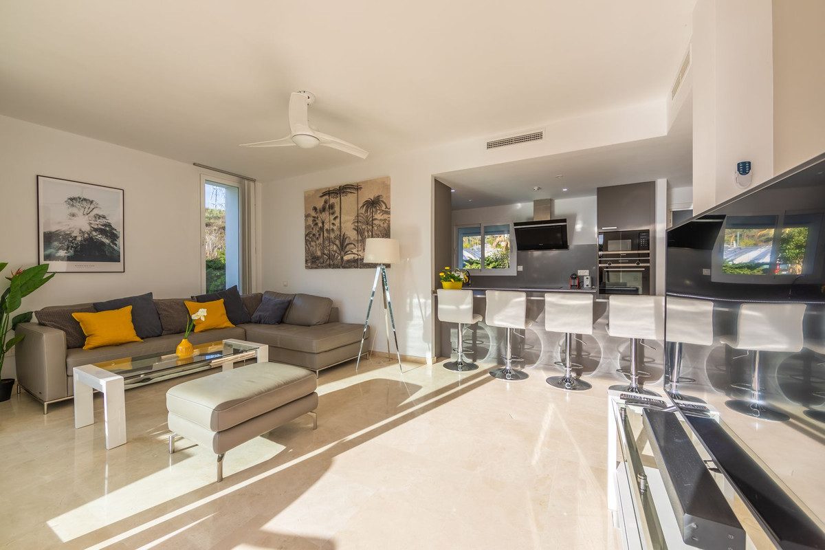 Ground Floor Apartment in Casares, Costa del Sol – 2 beds – 395000 € - photo 12 of 38